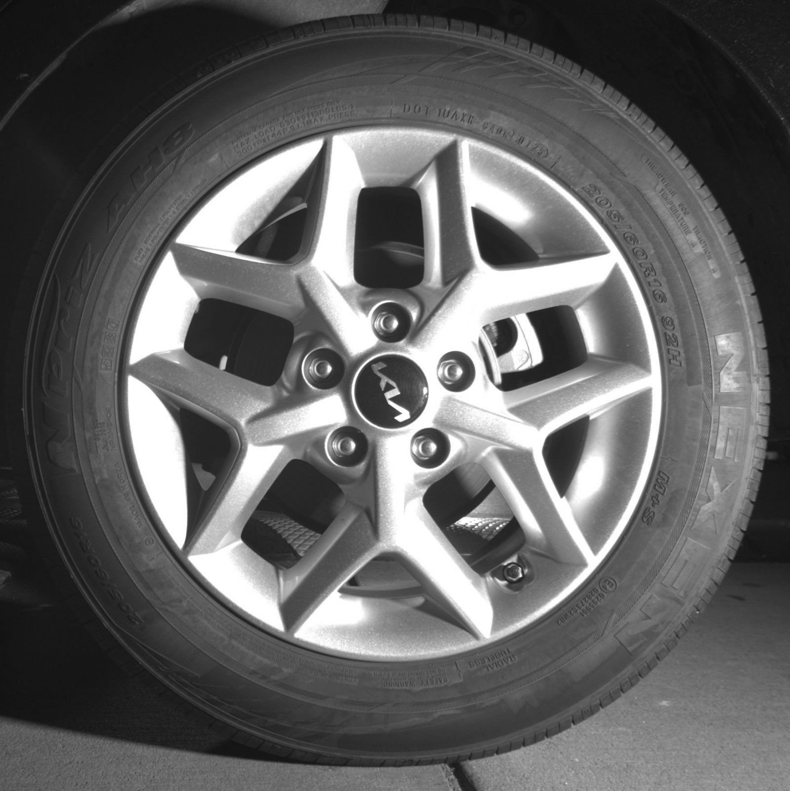 Used 2025 Kia Soul LX w/ LX Technology Package FWD image 16