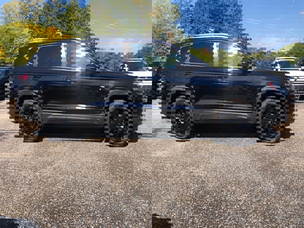 New 2025 Volkswagen Taos SEL image 8