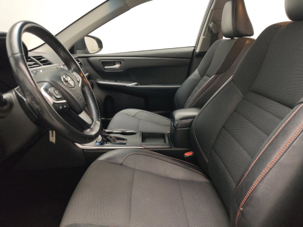 Used 2016 Toyota Camry SE image 17
