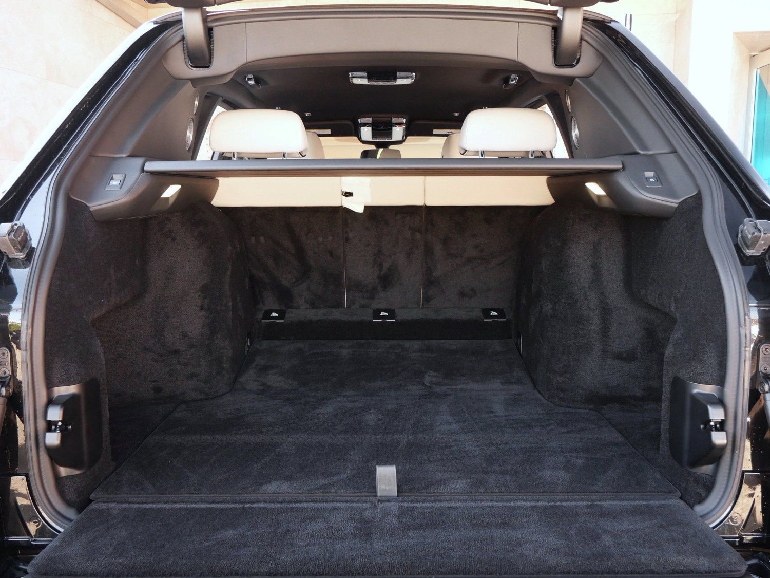 Certified 2023 Rolls-Royce Cullinan w/ Cullinan Package image 28