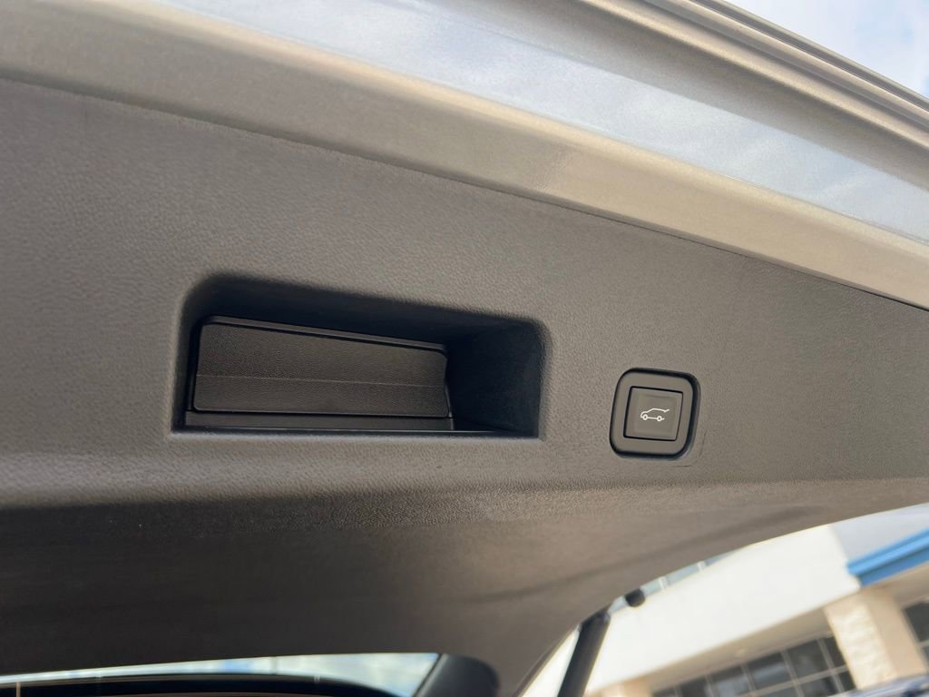 New 2026 Chevrolet Traverse High Country image 17