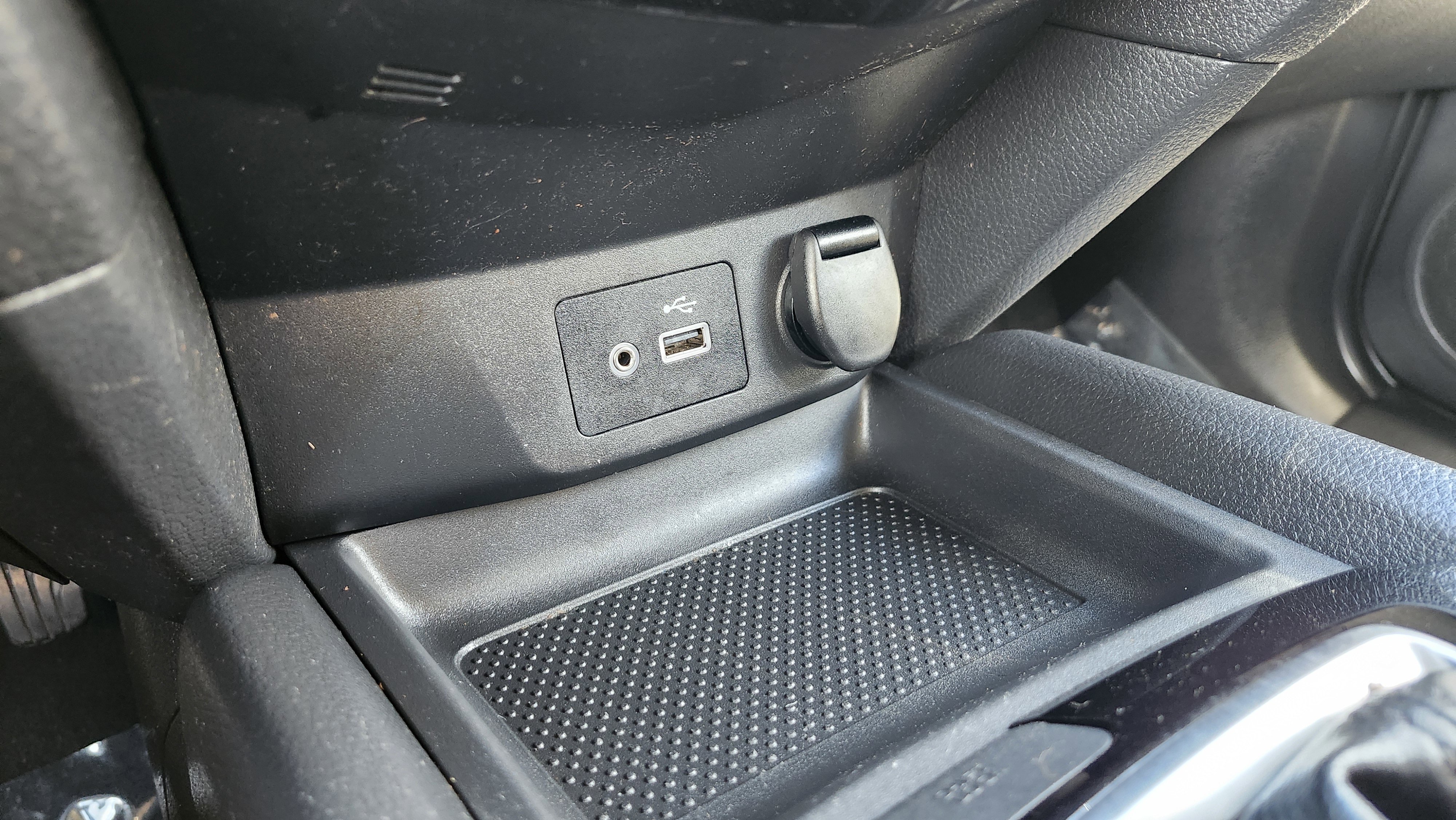 Used 2020 Nissan Rogue S image 6