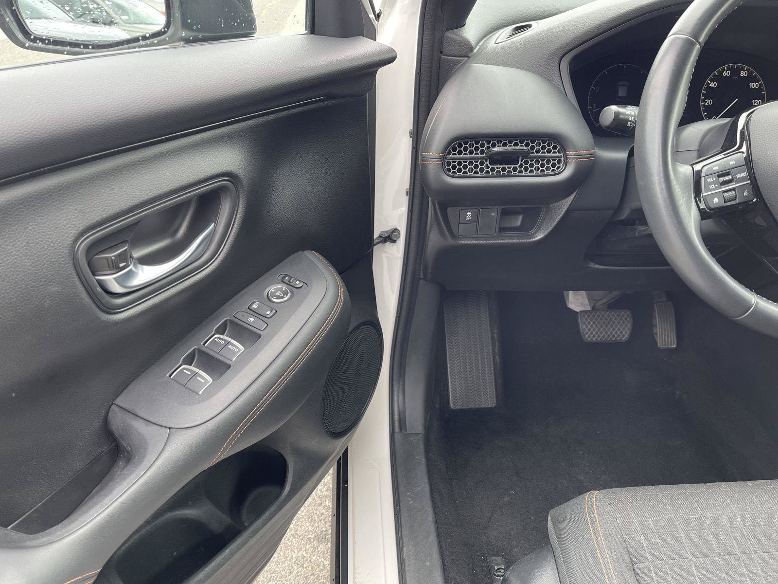 Used 2023 Honda HR-V Sport image 2