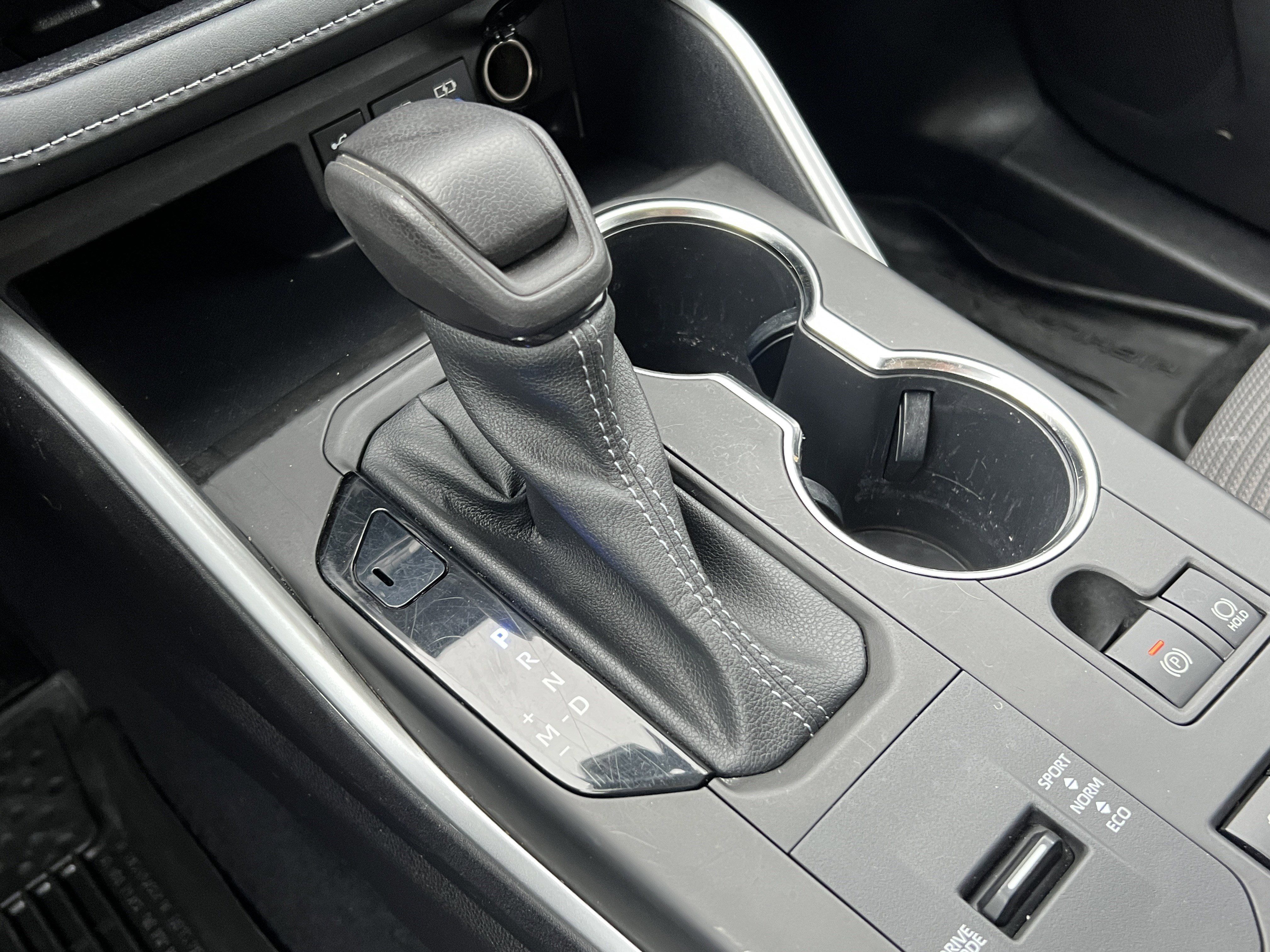 Used 2022 Toyota Highlander L image 33