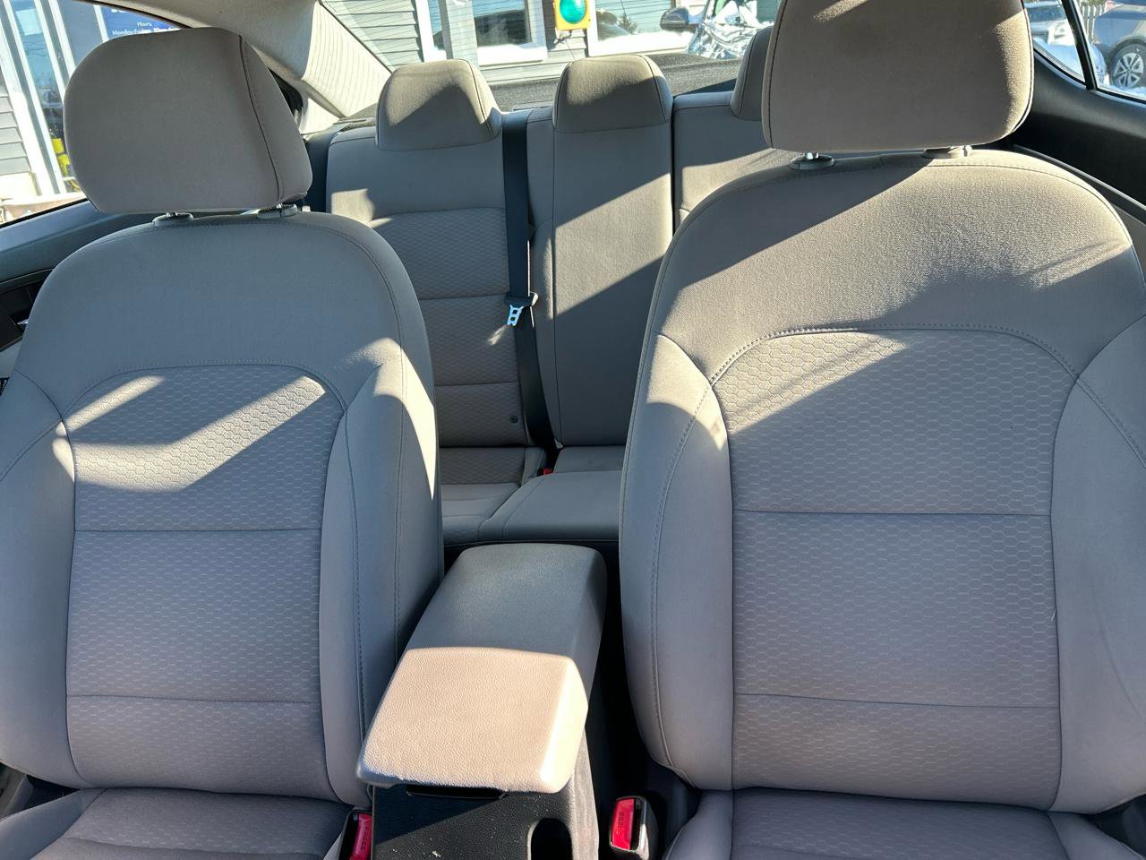 Used 2020 Hyundai Elantra SE image 18