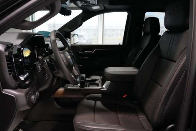 Used 2025 Chevrolet Silverado 1500 High Country w/ Technology Package image 14