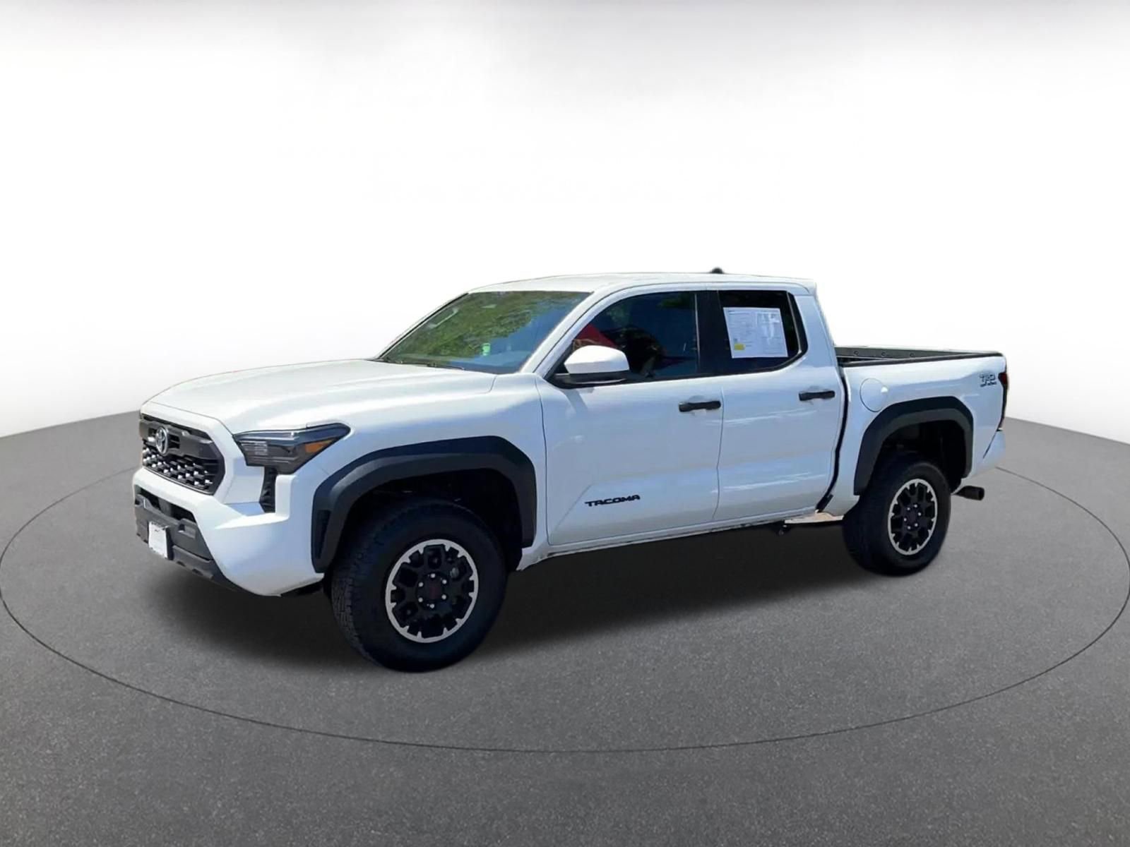 Used 2025 Toyota Tacoma TRD Off-Road AWD/4WD image 8