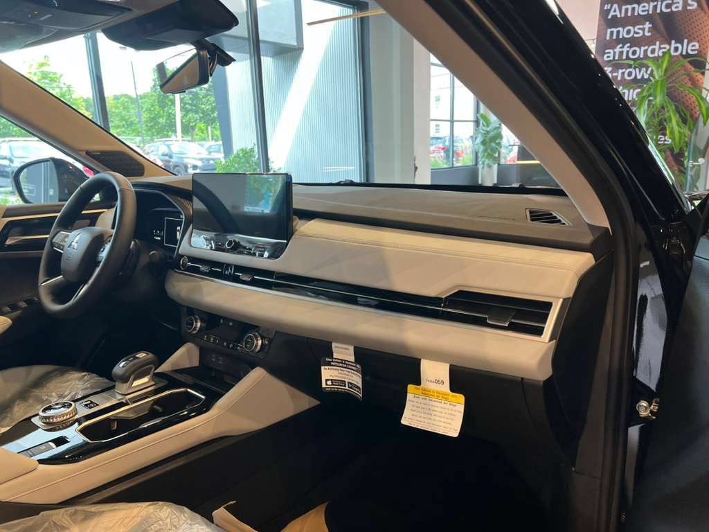New 2026 Mitsubishi Outlander SE AWD/4WD image 21