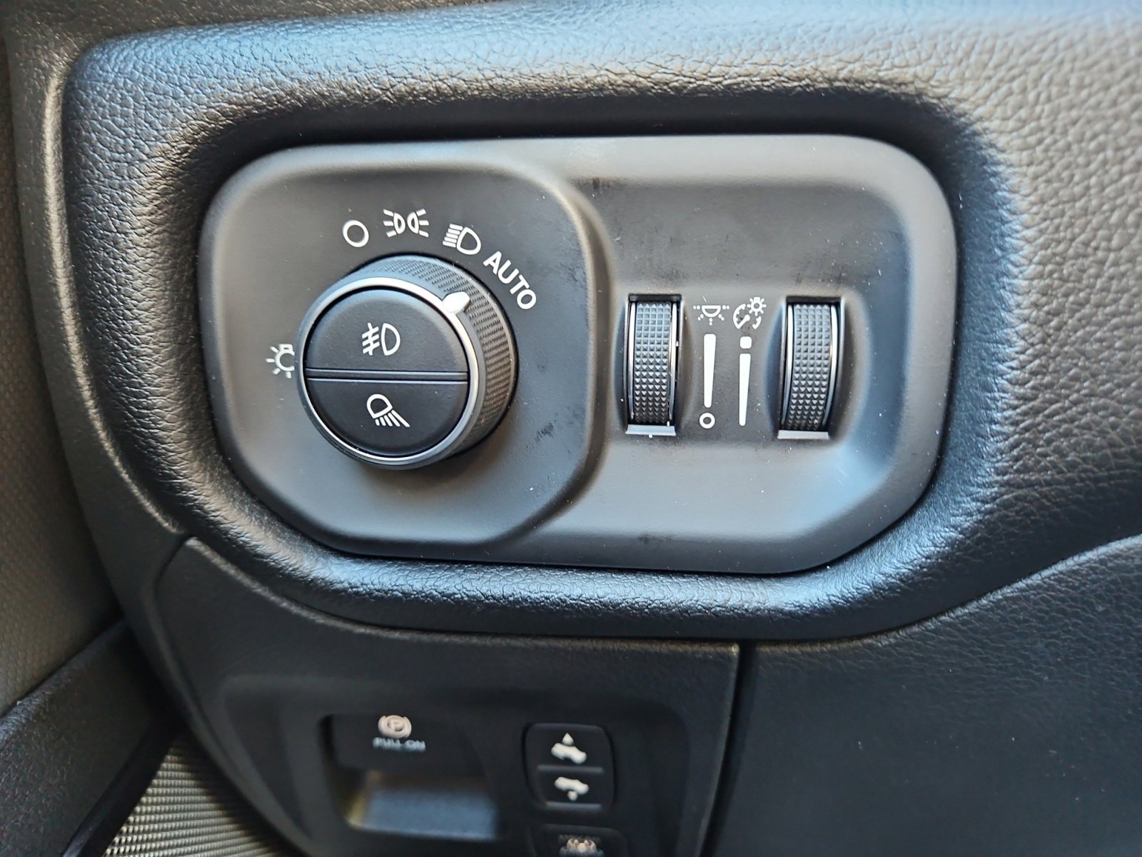 New 2026 RAM 1500 Rebel image 22