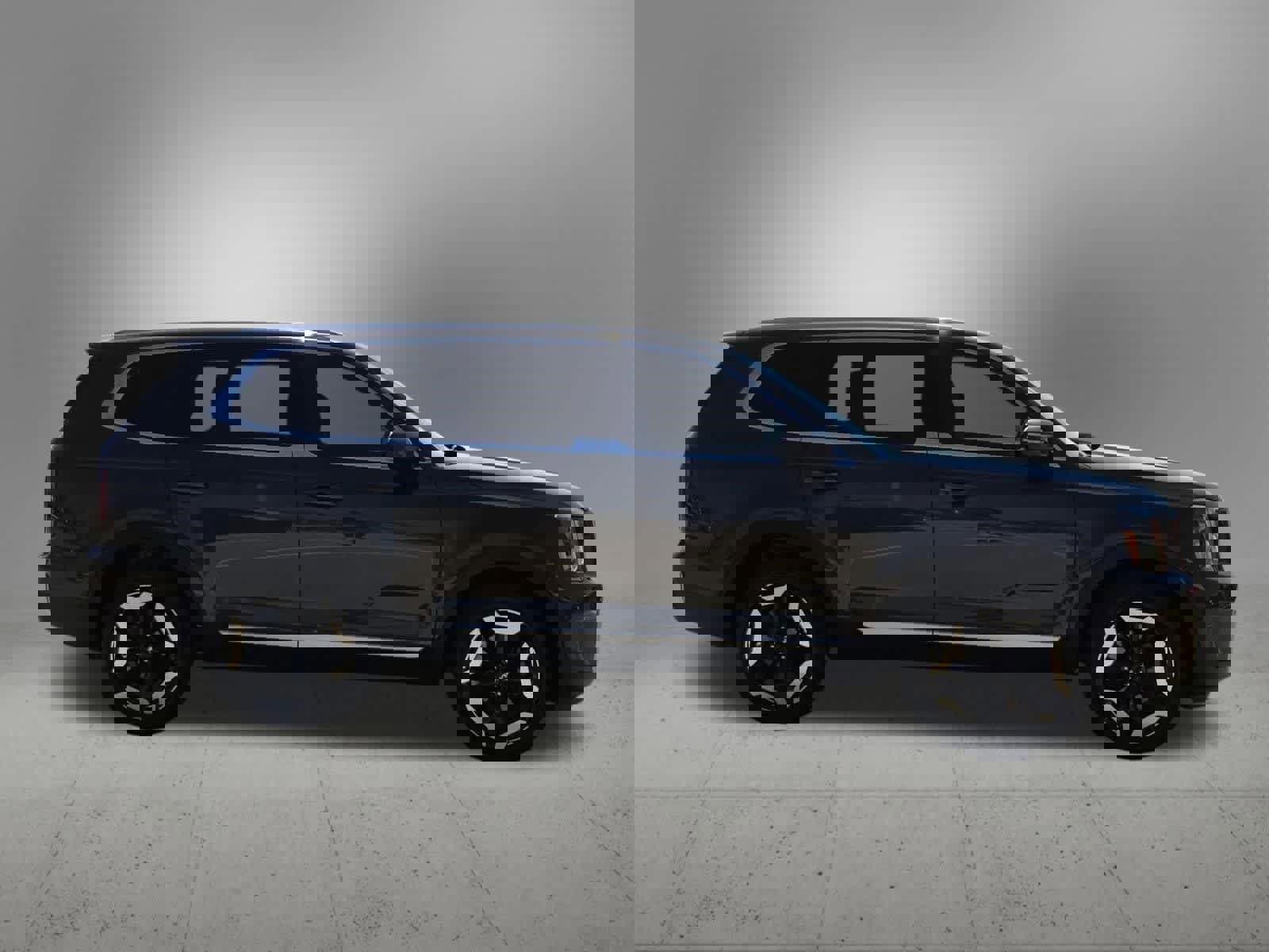 Used 2023 Kia Telluride EX w/ EX Captain's Chair Package image 7