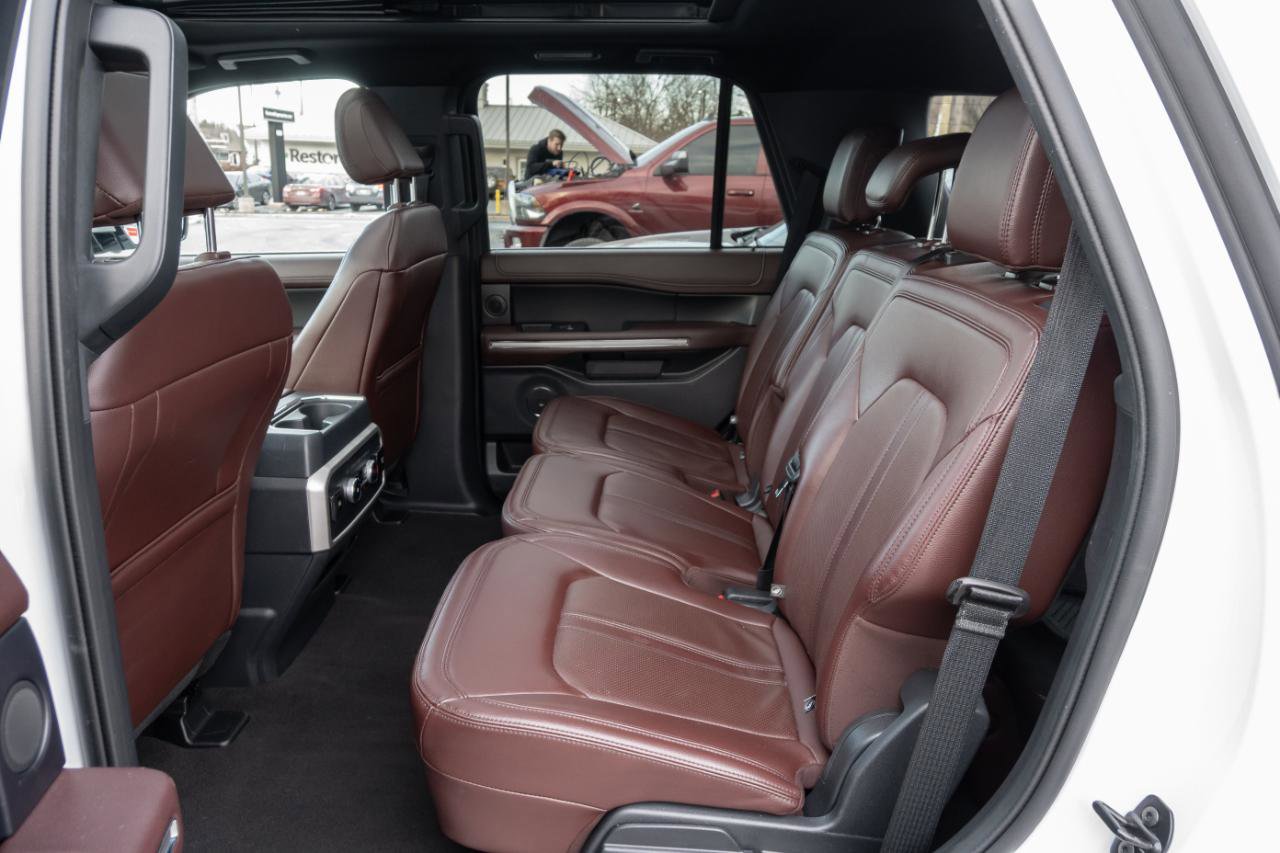 Used 2024 Ford Expedition Limited image 24