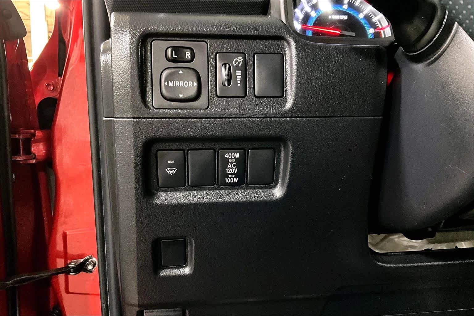 Used 2017 Toyota 4Runner SR5 AWD/4WD image 35