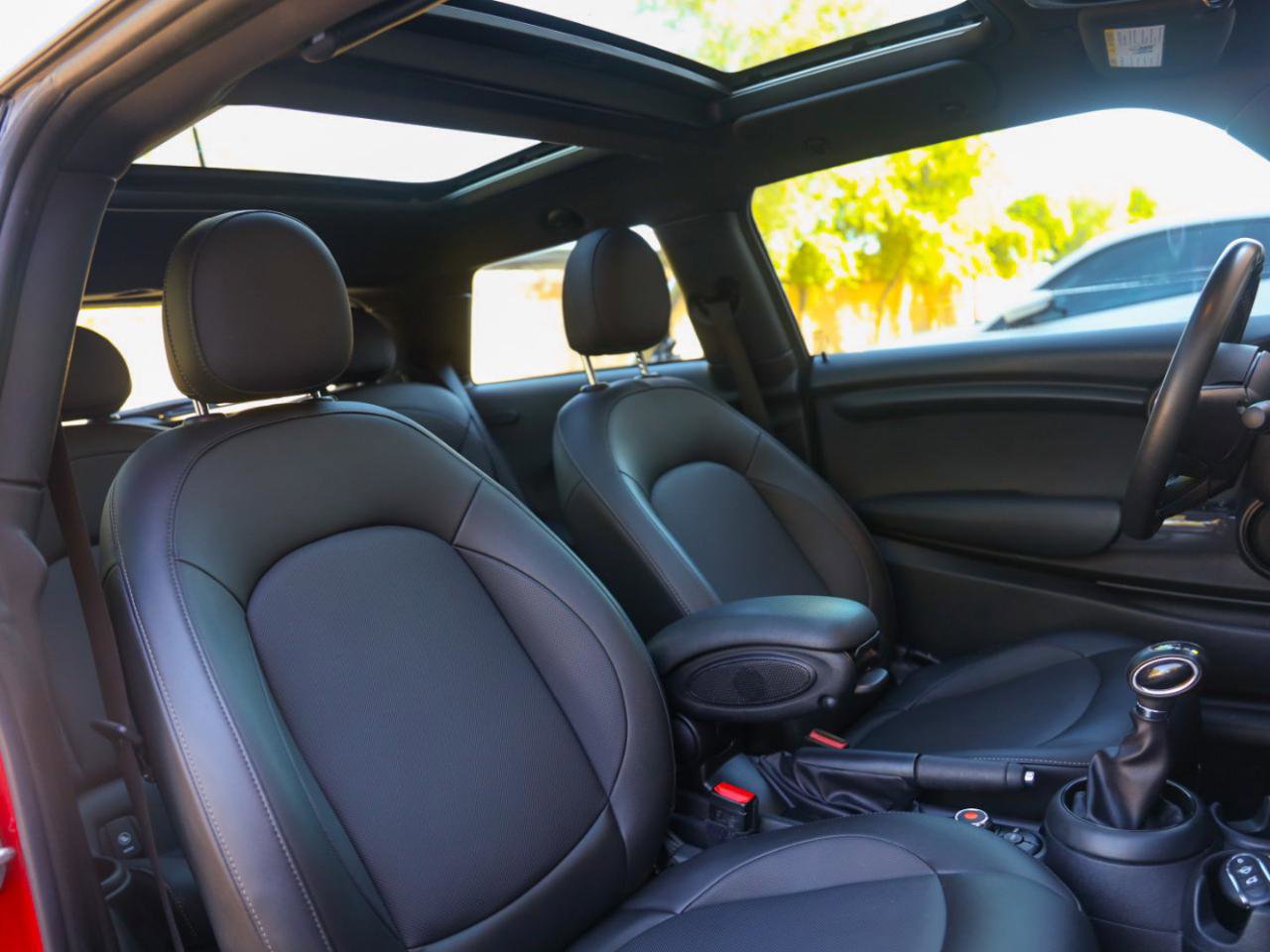 Used 2019 MINI Cooper 2-Door Hardtop FWD image 7