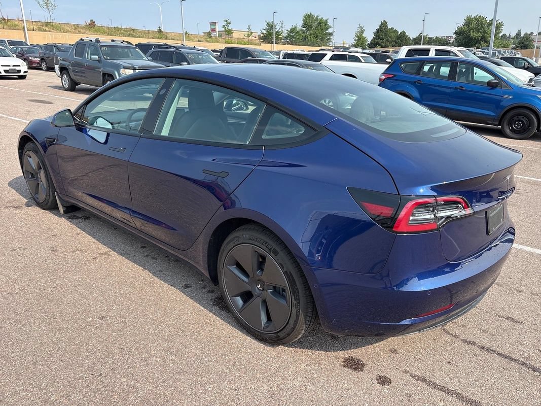 Used 2022 Tesla Model 3 Long Range AWD/4WD image 3