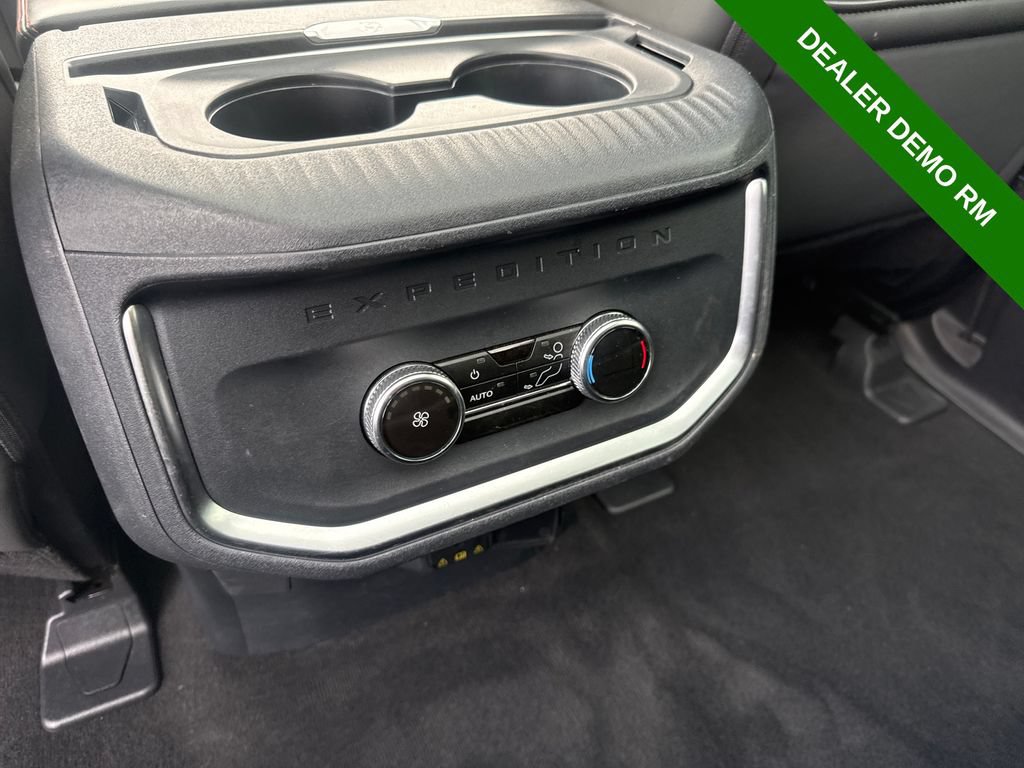 Used 2025 Ford Expedition Max Active AWD/4WD image 18