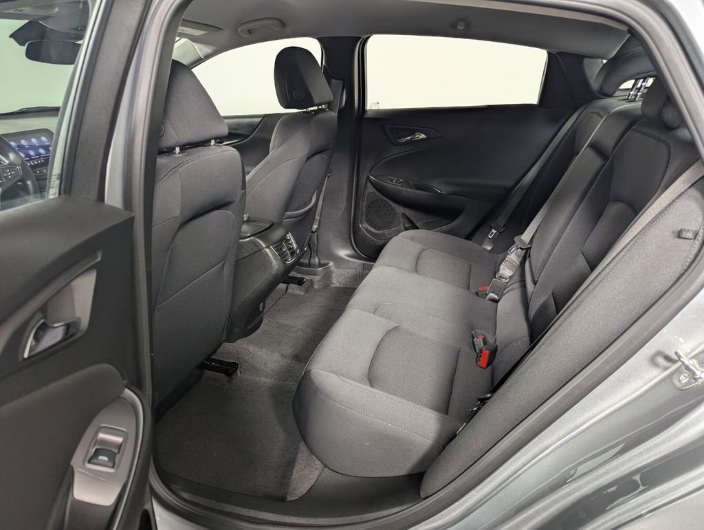 Used 2025 Chevrolet Malibu LT image 25