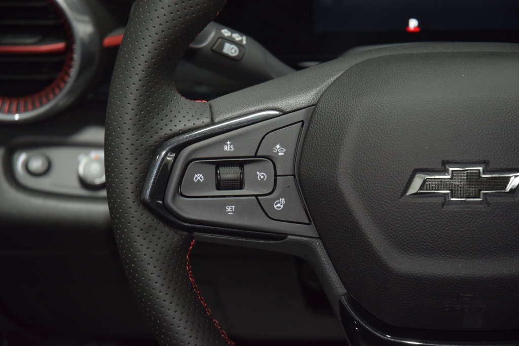 New 2026 Chevrolet Trax RS w/ Sunroof Package FWD image 37