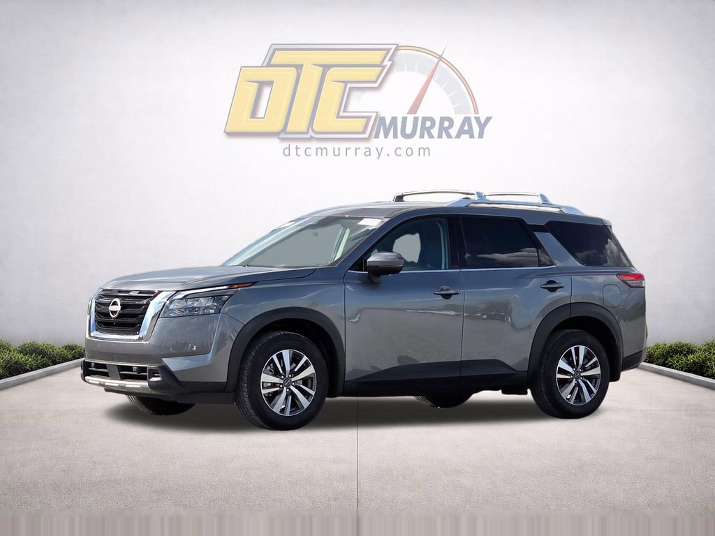 Used 2025 Nissan Pathfinder SL image 2