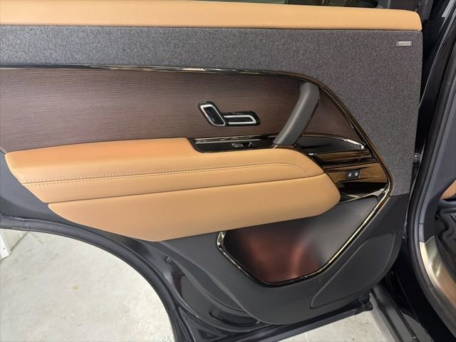 Used 2024 Land Rover Range Rover Sport SE image 12