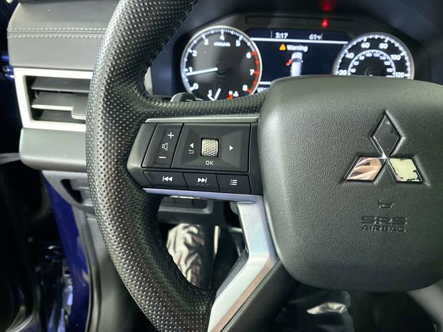 Used 2022 Mitsubishi Outlander SE image 10