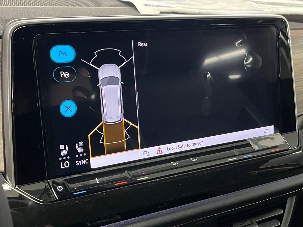 New 2026 Volkswagen Atlas SEL Premium R-Line image 30