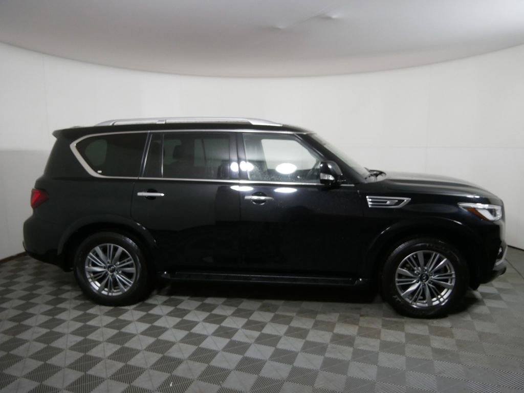 Used 2022 INFINITI QX80 Luxe image 2