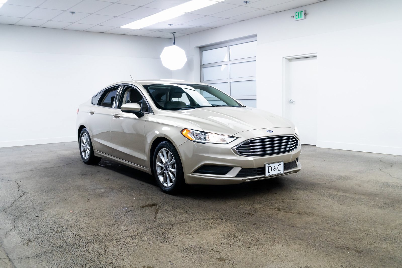 Used 2017 Ford Fusion SE image 24