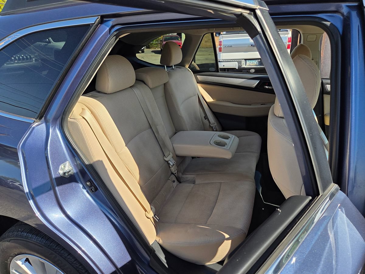 Used 2017 Subaru Outback 2.5i Premium w/ Popular Package #2 AWD/4WD image 49