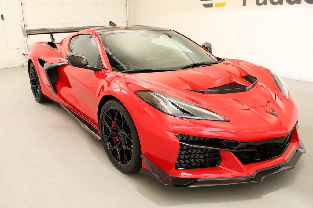 Used 2025 Chevrolet Corvette ZR1 w/ ZR1 Carbon Fiber Aero Package RWD image 93