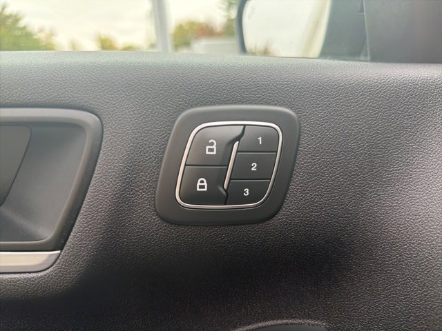 Certified 2023 Ford Escape Platinum image 11