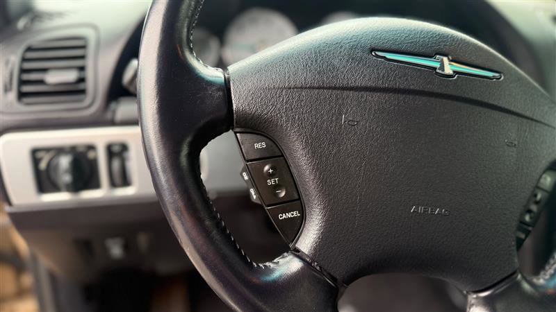 Used 2005 Ford Thunderbird image 19