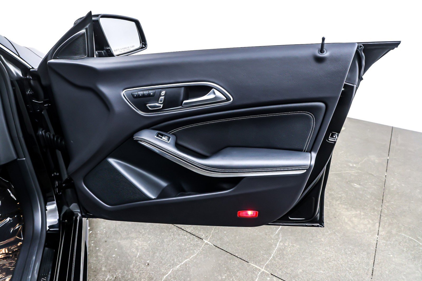 Used 2018 Mercedes-Benz CLA 250 image 23