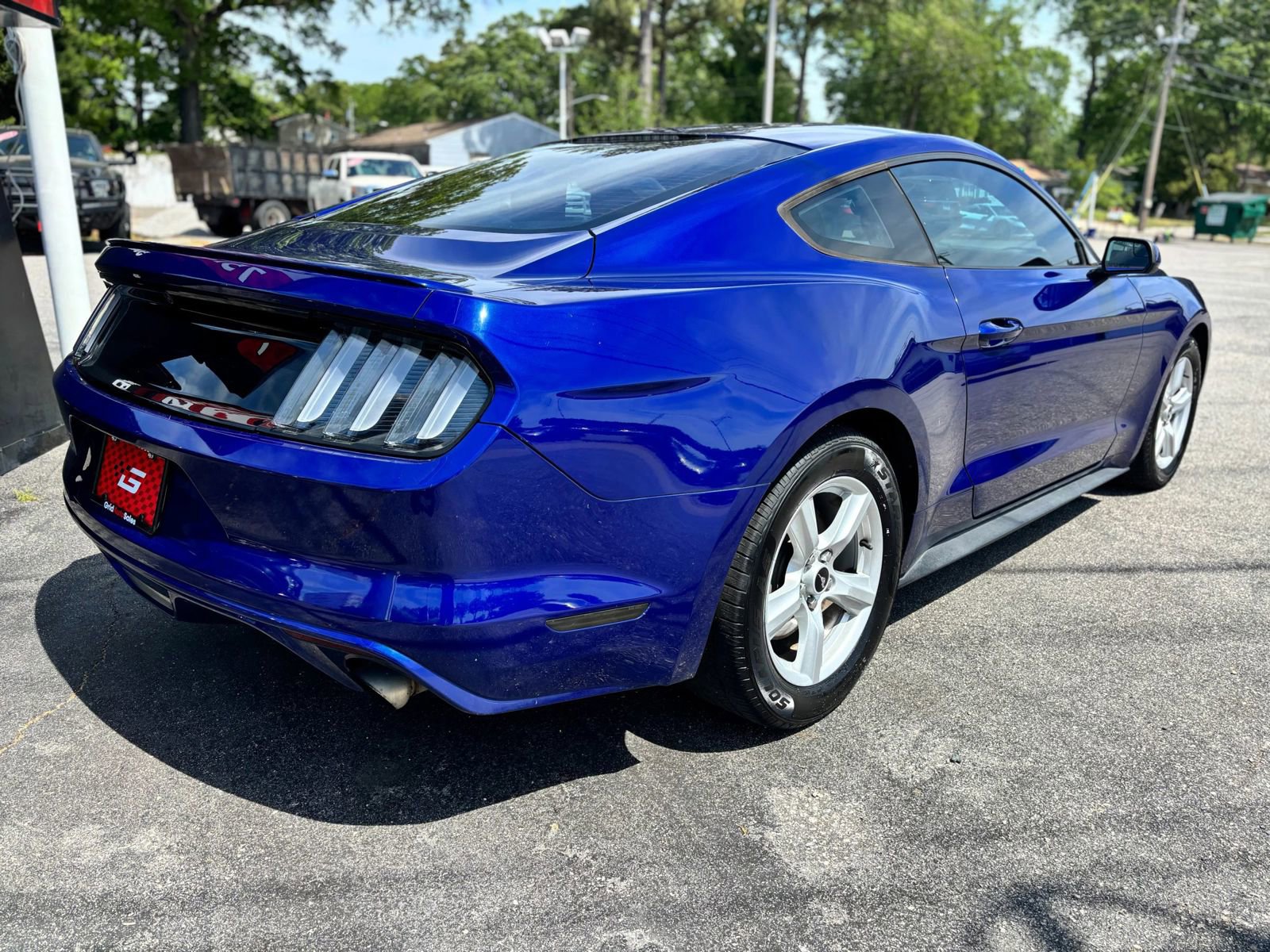 Used 2015 Ford Mustang Coupe image 3