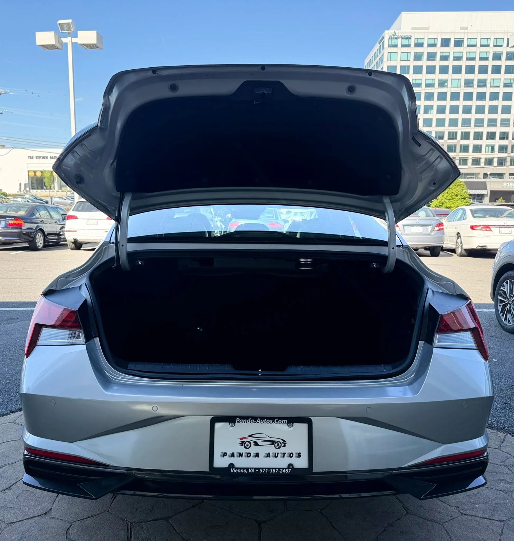 Used 2021 Hyundai Elantra Limited w/ Cargo Package FWD image 40