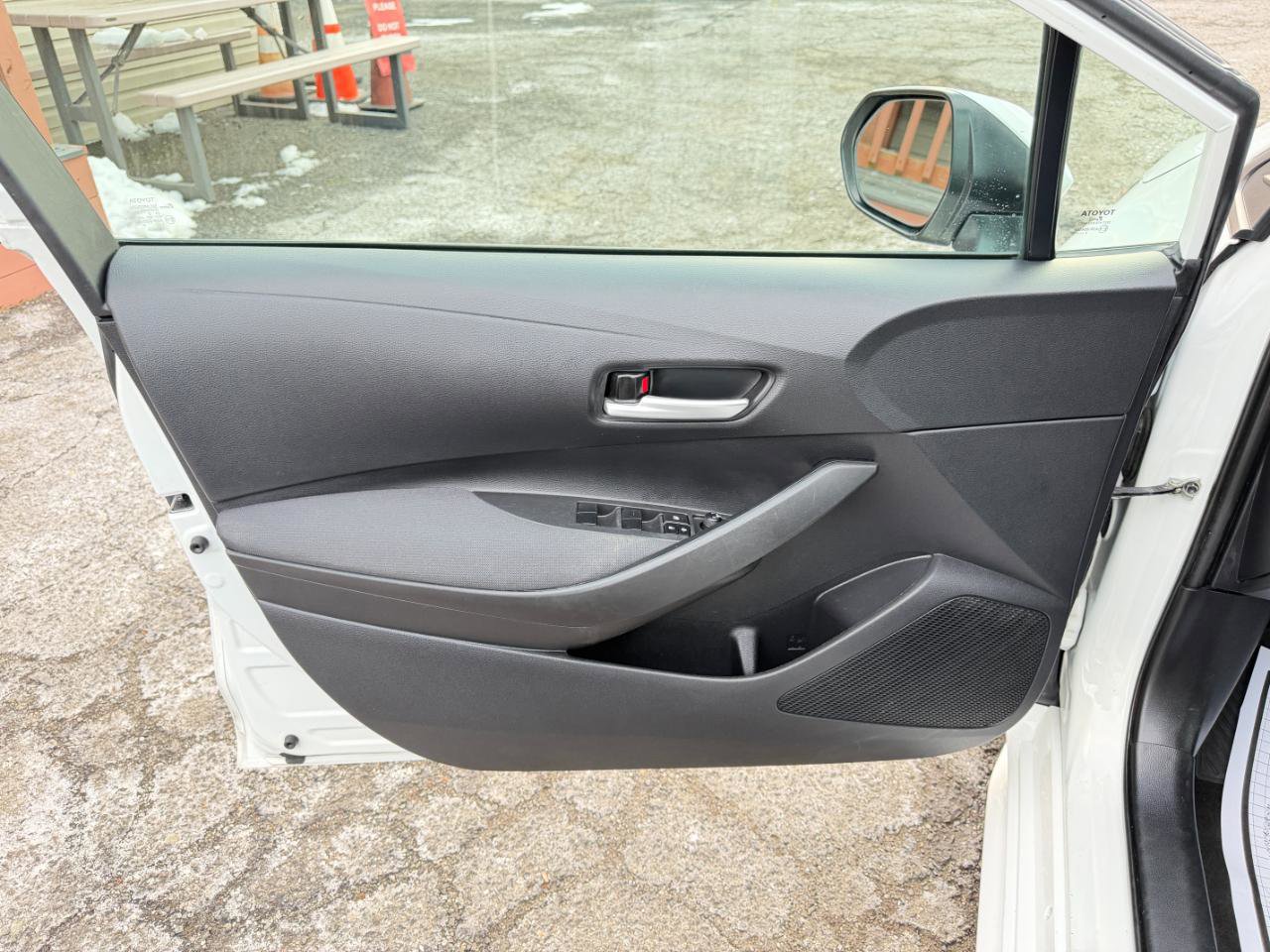 Used 2021 Toyota Corolla LE FWD image 16