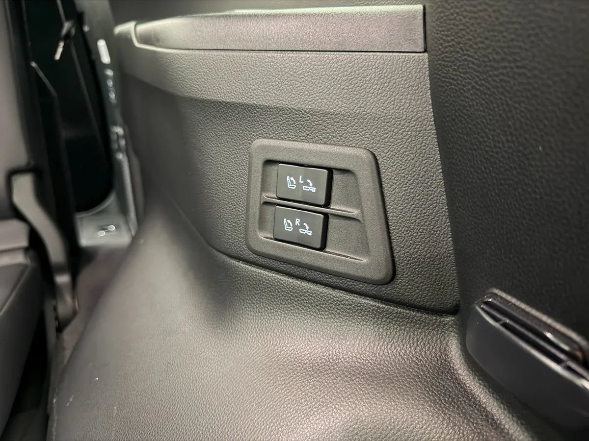 Used 2023 Lexus LX 600 4WD w/ Appearance Package image 46