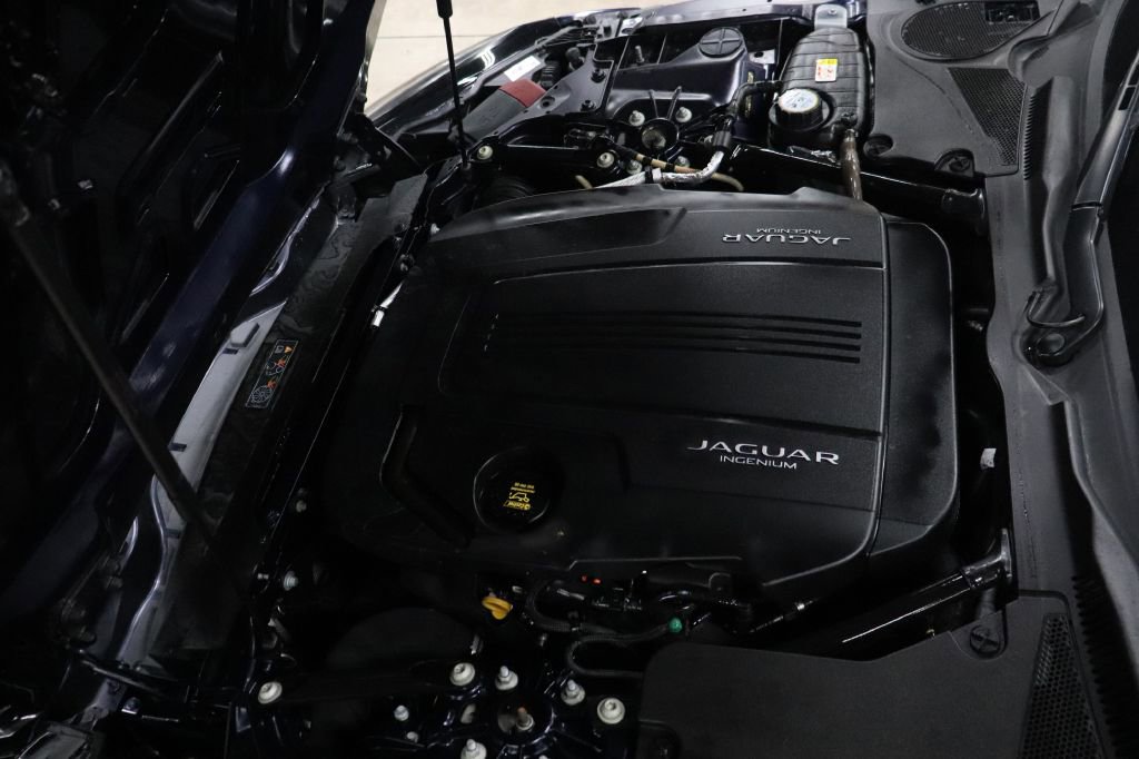 Used 2020 Jaguar F-TYPE image 18