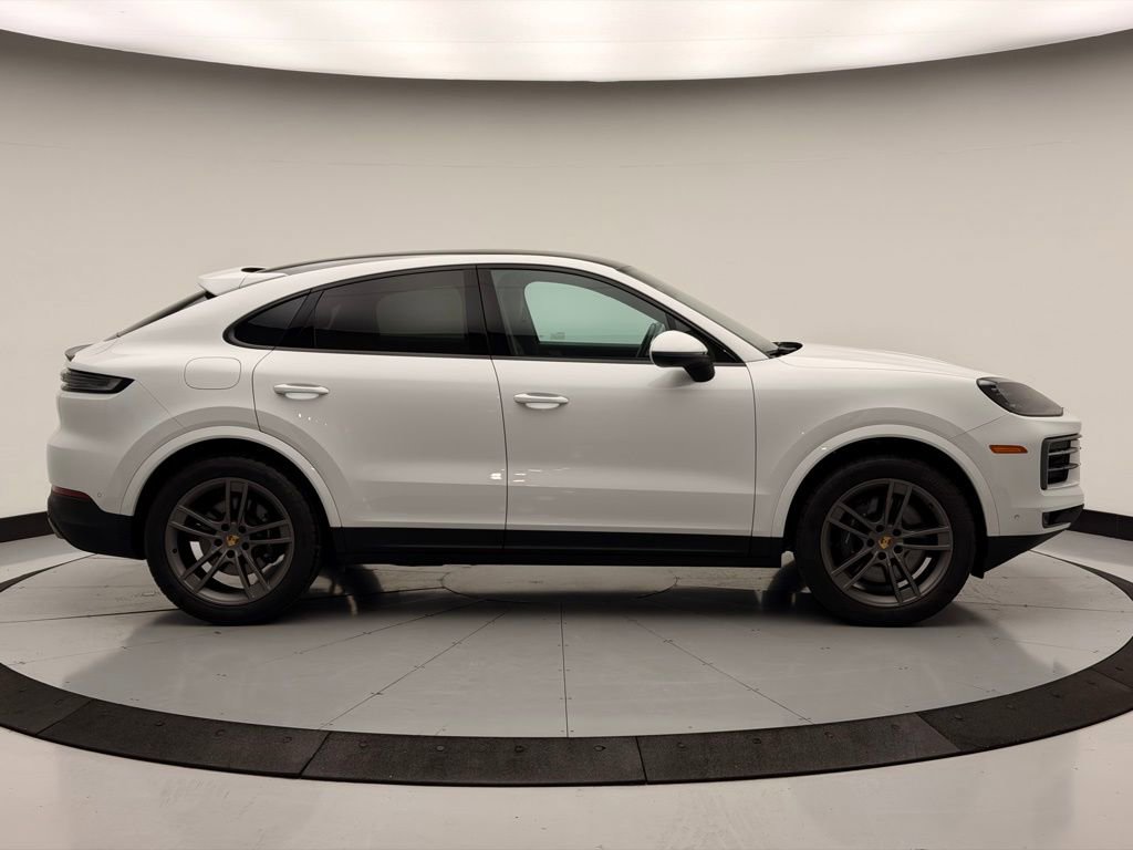 Used 2024 Porsche Cayenne Coupe image 8