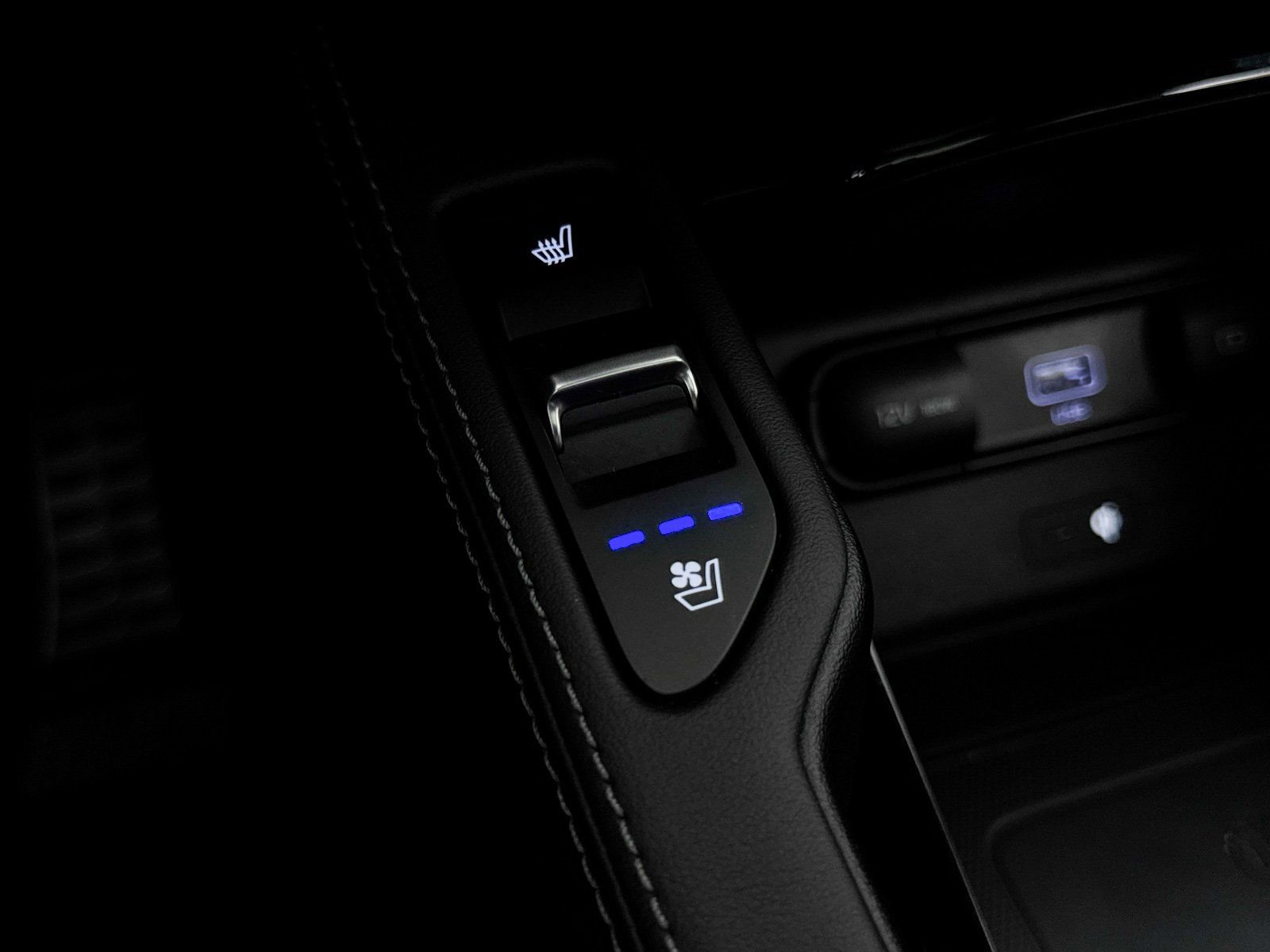 Used 2022 Kia Telluride SX w/ SX Prestige Package image 29