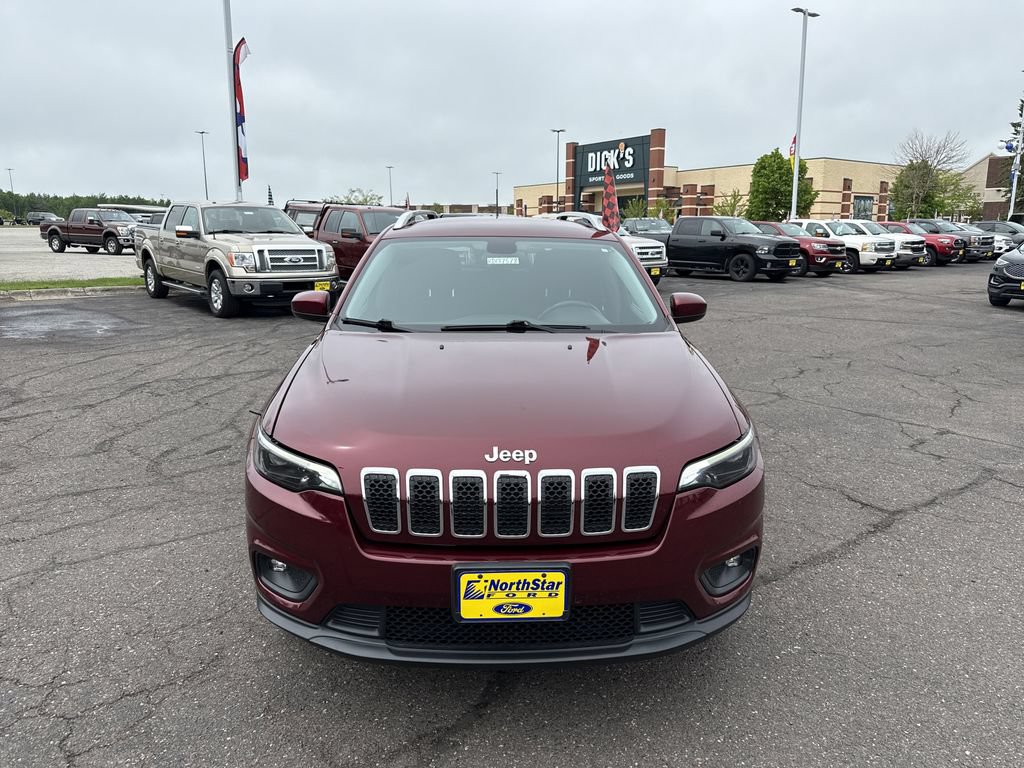 Used 2019 Jeep Cherokee Latitude w/ Cold Weather Group AWD/4WD image 3