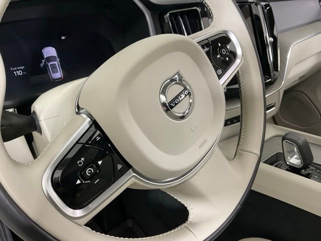 Certified 2023 Volvo XC60 B5 Plus AWD/4WD image 17