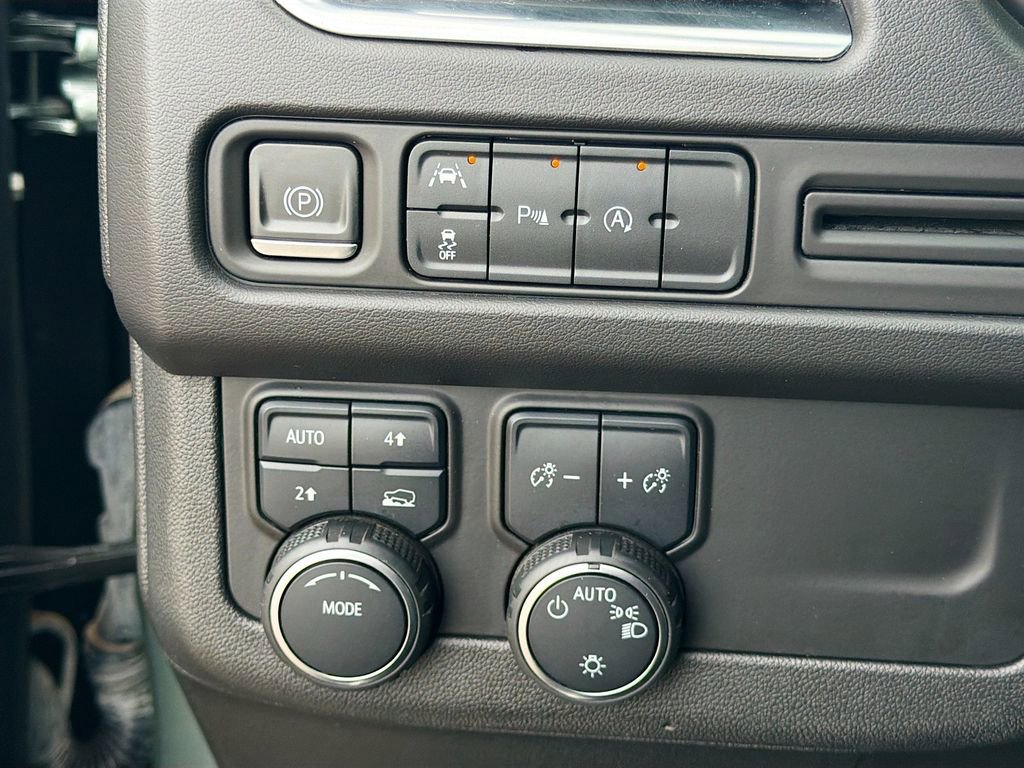 Used 2024 Chevrolet Tahoe LT image 37