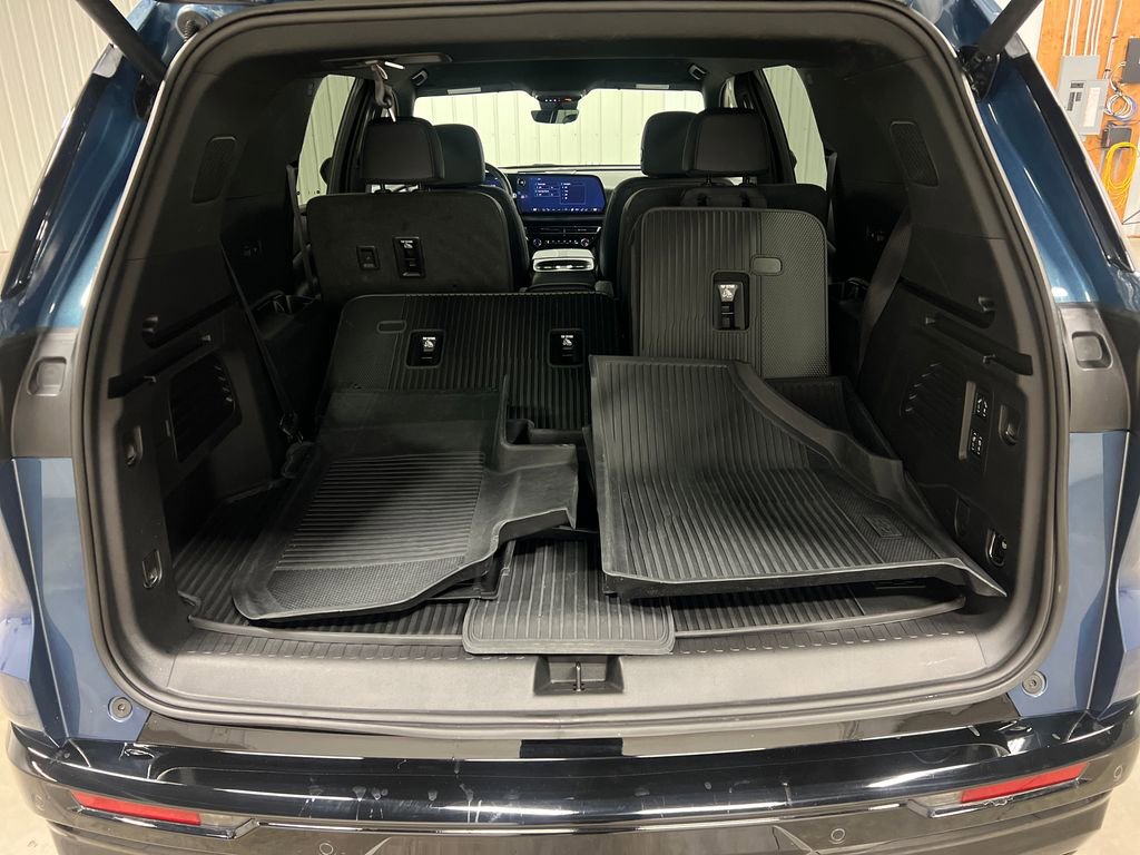 Certified 2026 Chevrolet Traverse High Country w/ LPO, Floor Liner Package AWD/4WD image 12