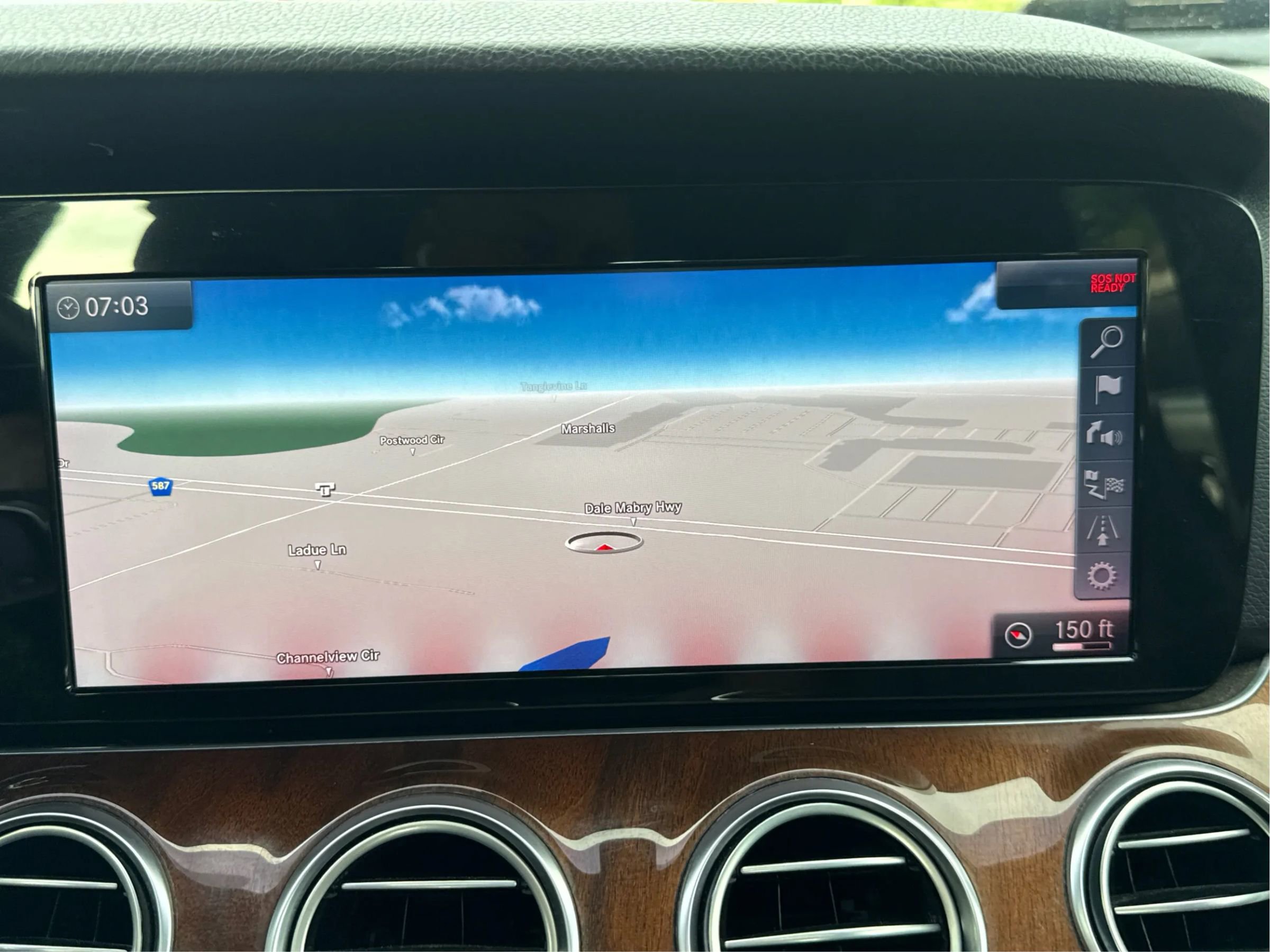 Used 2018 Mercedes-Benz E 300 4MATIC w/ Premium 1 Package image 30