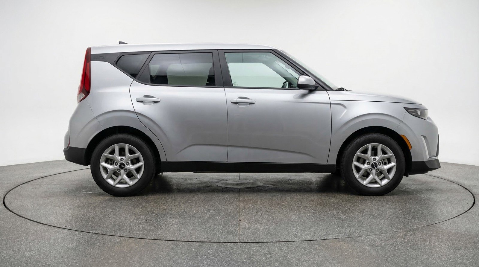 Used 2025 Kia Soul LX w/ LX Technology Package image 11