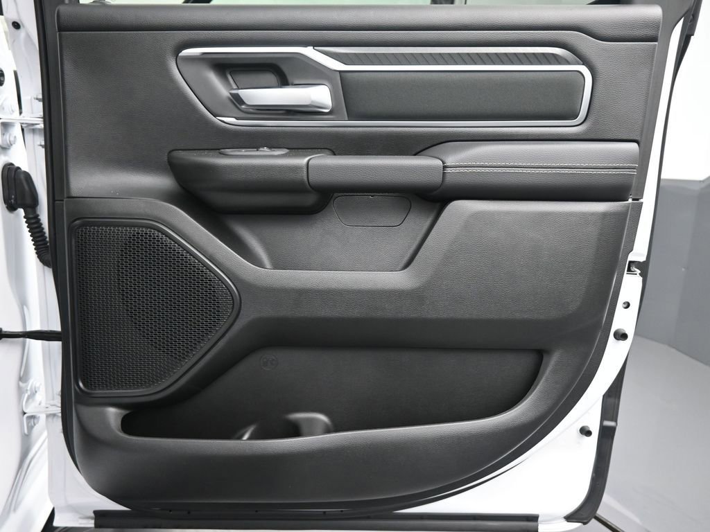 New 2026 RAM 1500 4x4 Crew Cab image 19