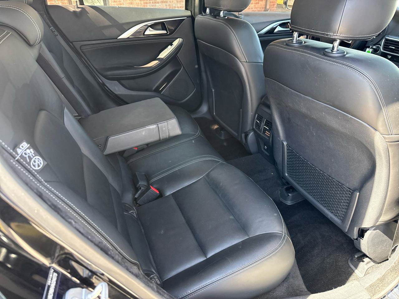 Used 2017 INFINITI QX30 Premium w/ Navigation Package image 45