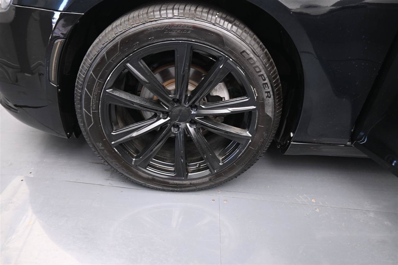 Used 2021 Chrysler 300 Touring w/ Sport Appearance Package RWD image 17