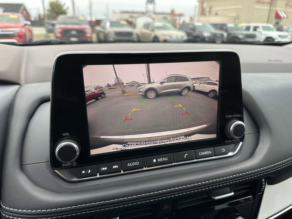 Used 2022 Nissan Rogue SV image 17