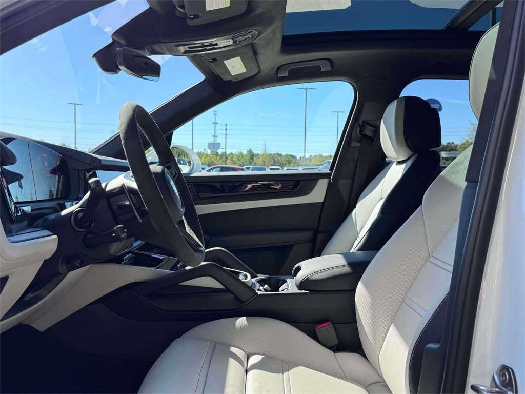 New 2026 Porsche Cayenne GTS image 13